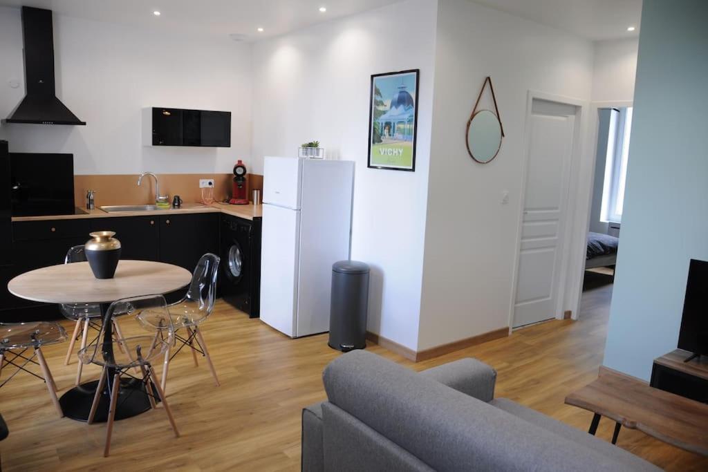 Cosy Saint Yorre Apartment Luaran gambar