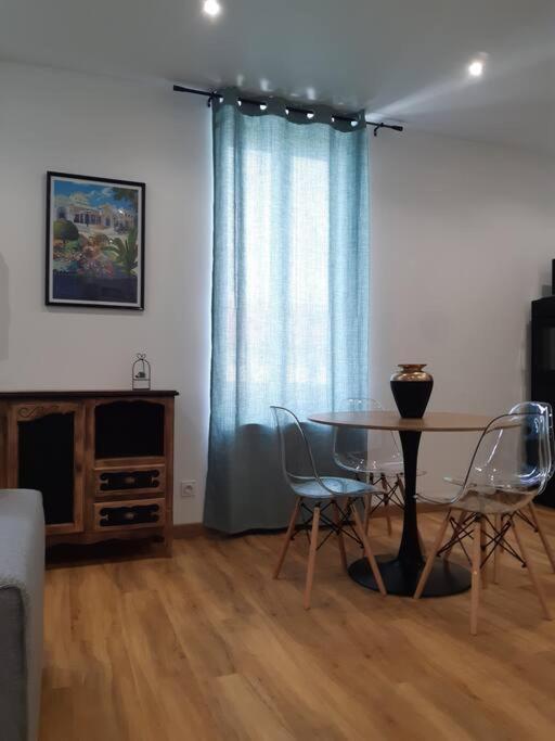 Cosy Saint Yorre Apartment Luaran gambar